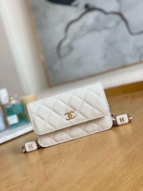 Chanel A68098 Mini Flap Bag Lambskin Onyx Small Square Stewardess Bag White