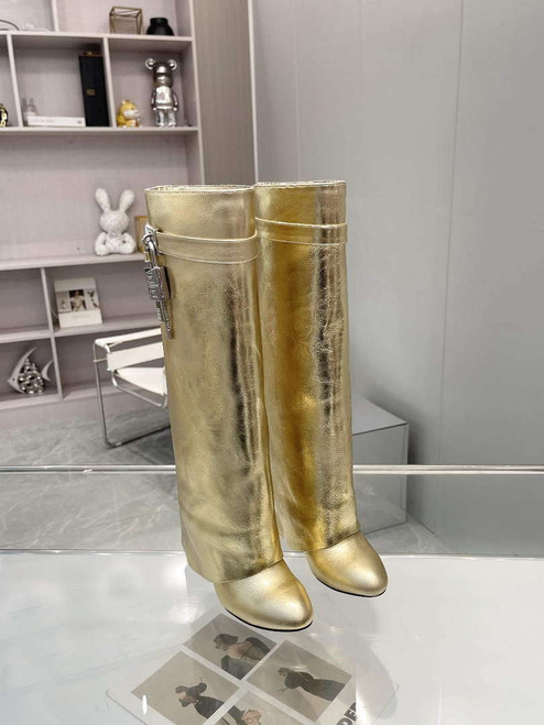 Givenchy BE7021E0YP Women's Shoes Shark Lock Boots G97108
