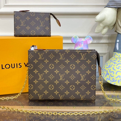 LV M81412 Louis Vuitton Toiletry Pouch On Chain