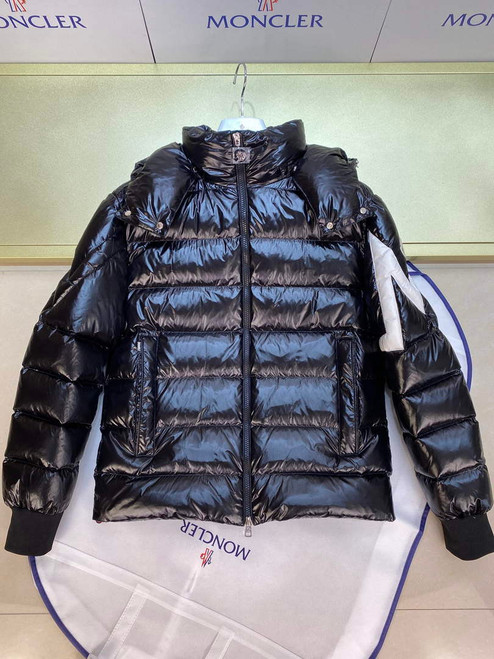 Moncler H20911A Men's Corydale Short Down Jacket Black 88620