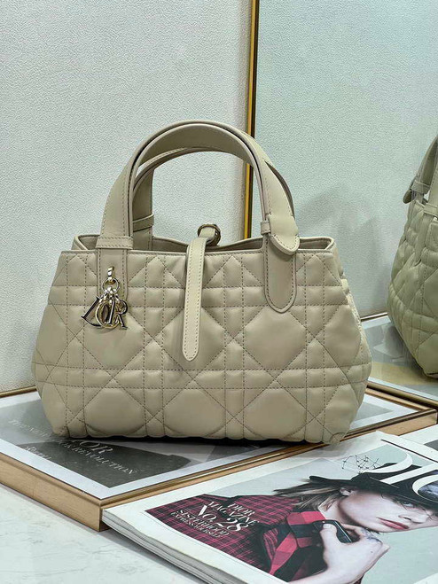 Dior M2822 Small Dior Toujours Bag Beige Macrocannage Calfskin