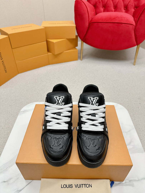 Louis Vuitton 1ABLUR Men Women's LV Trainer Sneaker L62471