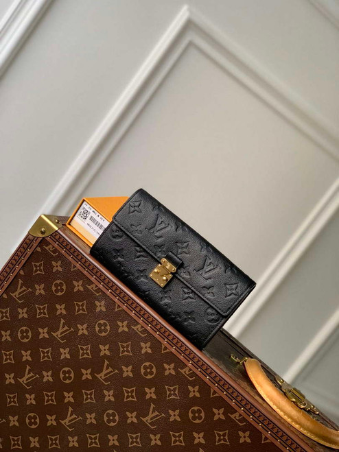 LV M82638 Louis Vuitton Sarah Wallet Black
