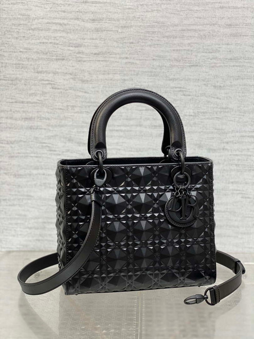 Dior M0565 Medium Lady Dior Bag  Black Cannage Calfskin with Diamond Motif