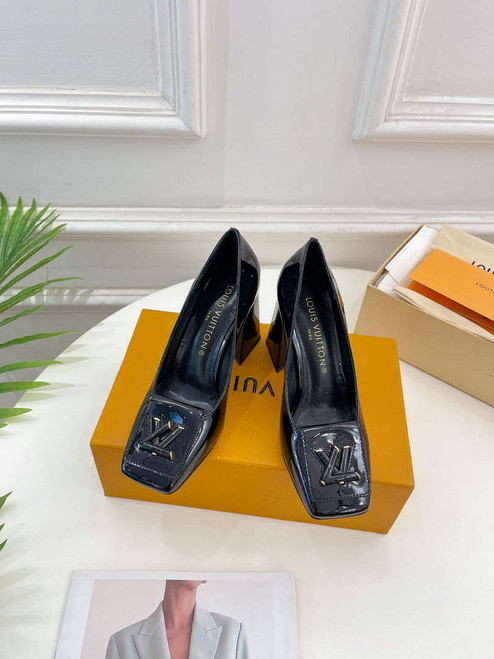 LV 1AB2KH Louis Vuitton Women's Shake Pumps L68247