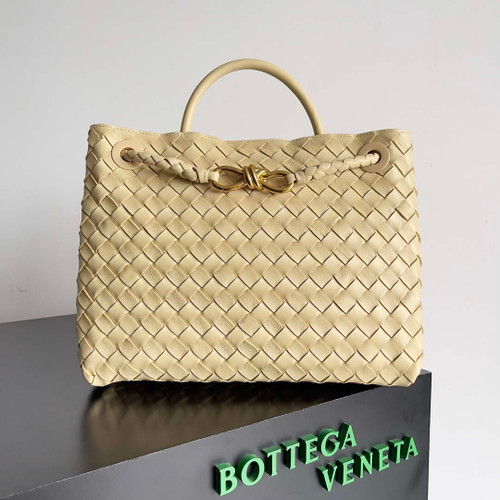 Bottega Veneta BV 743572 Medium Andiamo Apricot