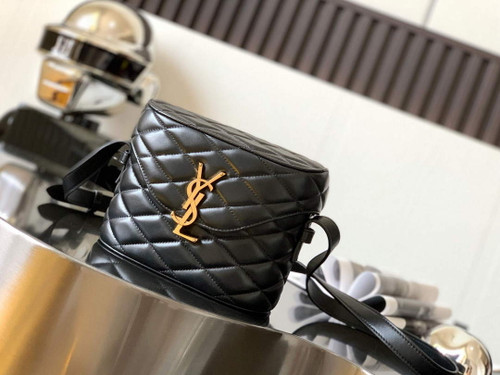 YSL  710080 June Box Bag In Quilted Patent Leather Black