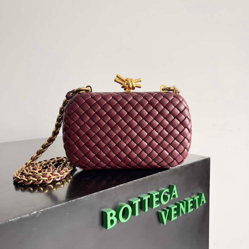 Bottega Veneta BV 776662 Knot With Chain BV10108