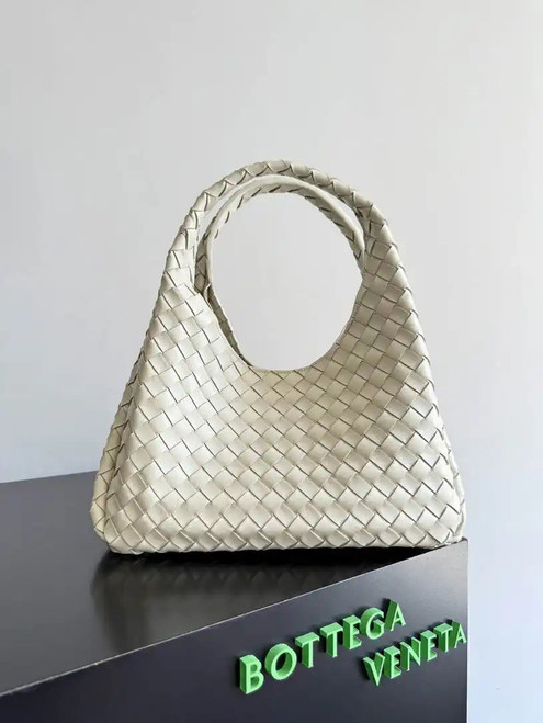 Bottega Veneta BV 844249V4SC01019 Medium Campana Beige