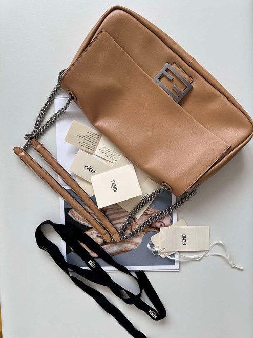 Fendi 8BR828AS7AF1QD0 Baguette Chain Large Black leather bag 8669 Apricot