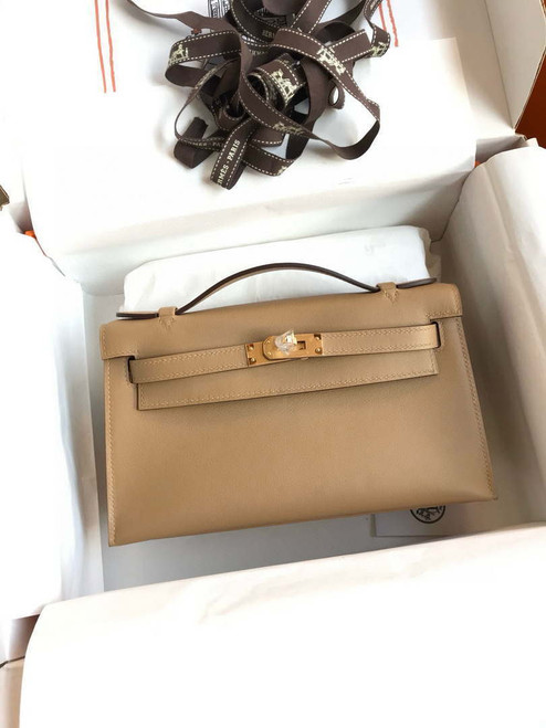 Hermes Kelly Pouchette Swift Leather clutch bag Gold H230289