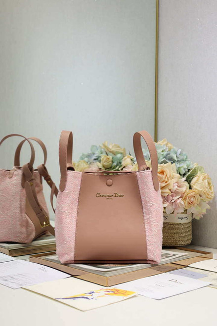 Dior Medium Signature Bucket Bag Pink Dior Oblique Jacquard and Smooth Calfskin