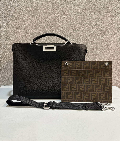 Fendi Peekaboo ISeeU Medium Black leather bag 7VA529