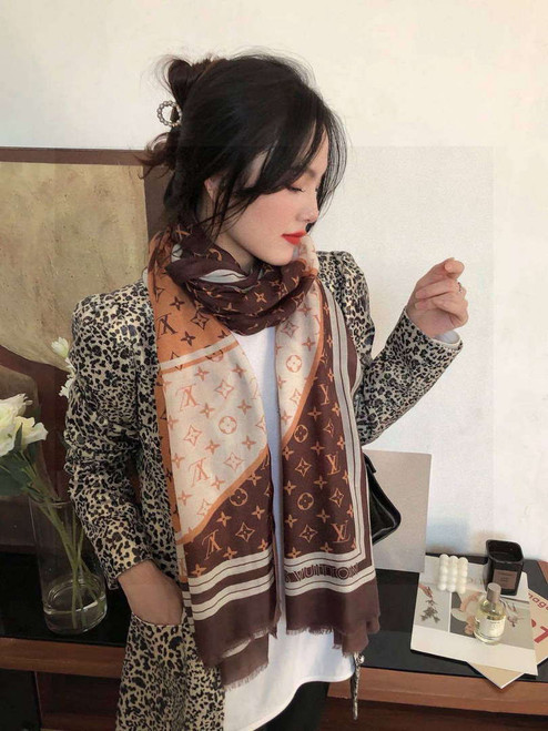 Louis Vuitton Classic Cashmere Scarf L60367
