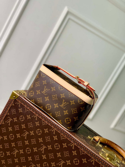 Louis Vuitton LV M15350 Cruiser Toiletry Bag
