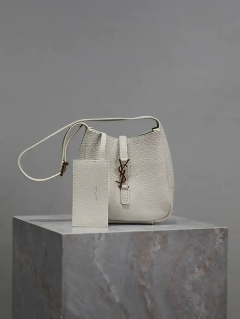 YSL 713938 LE 5 A 7 supple baby in grained leather