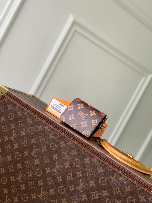 LV M27680  Louis Vuitton Zippy Coin Purse  Other Monogram Canvas Coffe Brown