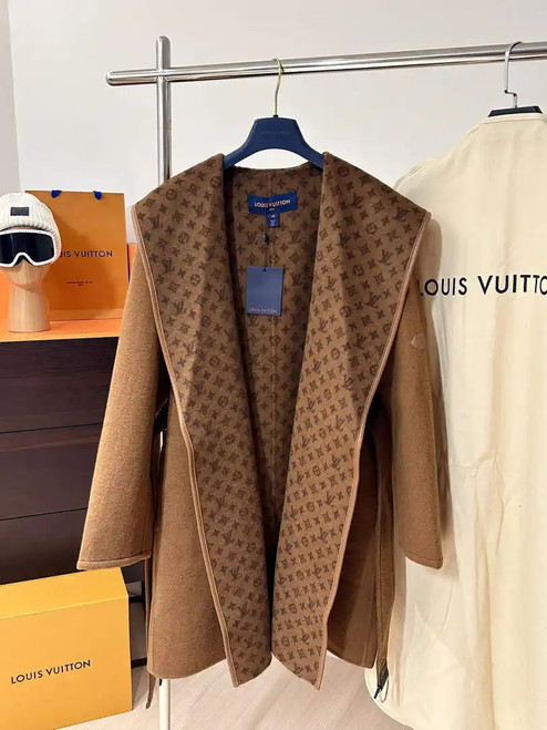 Louis Vuitton LV 1A4PE6 Women's Hooded Wrap Coat L55764