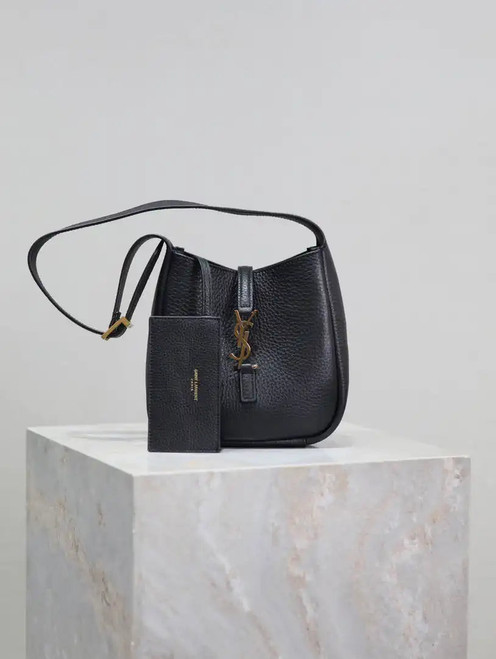 YSL 713938 LE 5 A 7 supple baby in grained leather Black