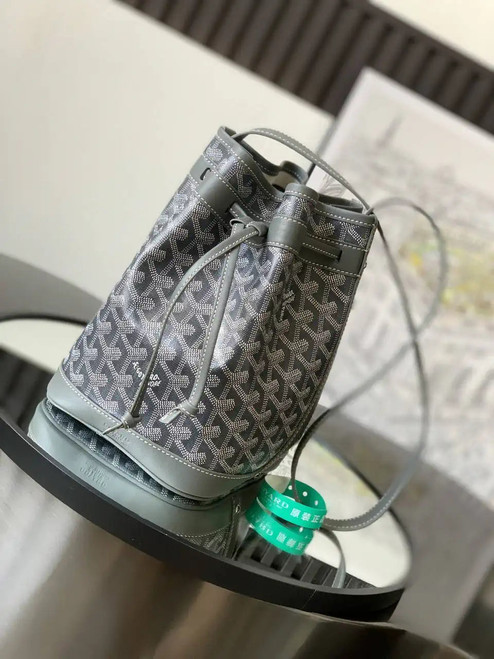Goyard PEFLOTPMLTY01CL03P Petit Flot Bucket Bag Gy9009