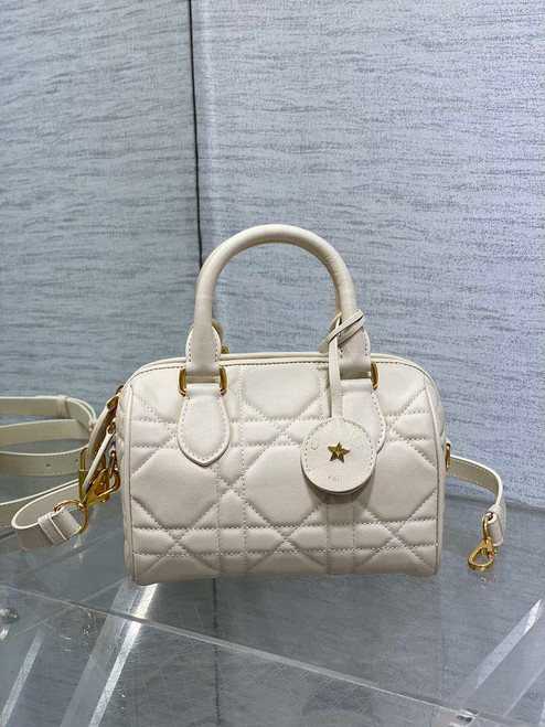 Dior M1364 Dior Groove 20 Bag White Macrocannage Calfskin