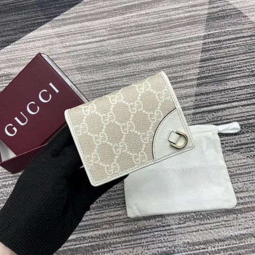 Gucci GG Emblem small wallet 820692 White