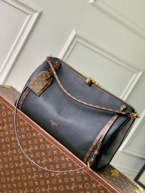 LV M26037 Louis Vuitton Express GM Bag Black
