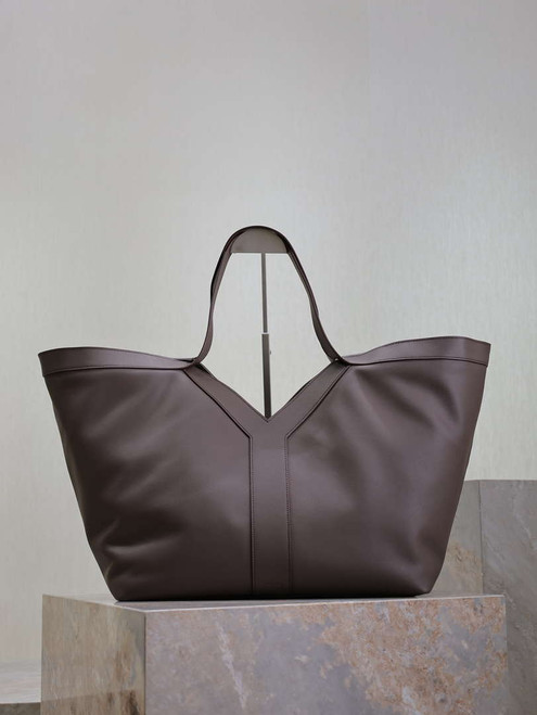 YSL 817602AAEB31000 Y Tote in leather Calfskin Purple Coffe