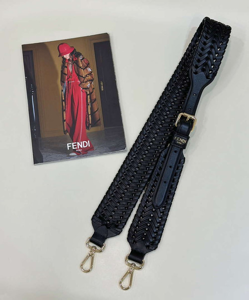 Fendi F10108 Handbag Fashionable cowhide Shoulder Strap Black 9001