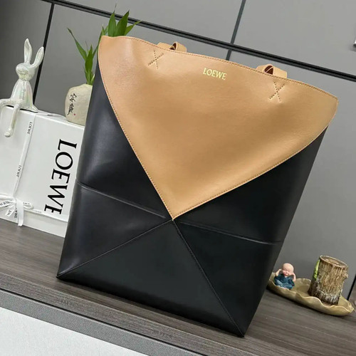 Loewe XL Puzzle Fold tote in shiny calfskin B933Q18X01 Apricot & Black