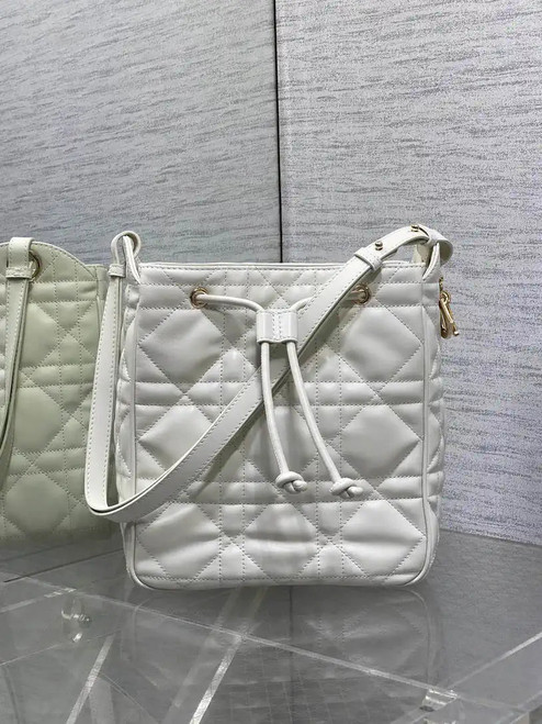 Dior Medium D-Motion Bag M2852 White Macrocannage Lambskin