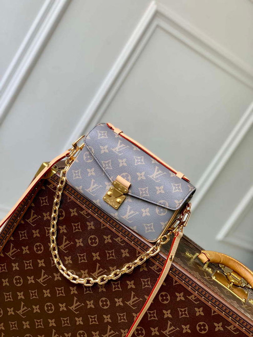 LV M12429 Louis Vuitton Pochette Métis East West Bag Trianon Gray