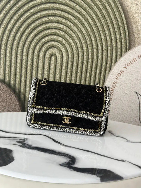 Chanel A01112 25C Flap Classic 11.12 Handbag Tweed and gold metallic Black