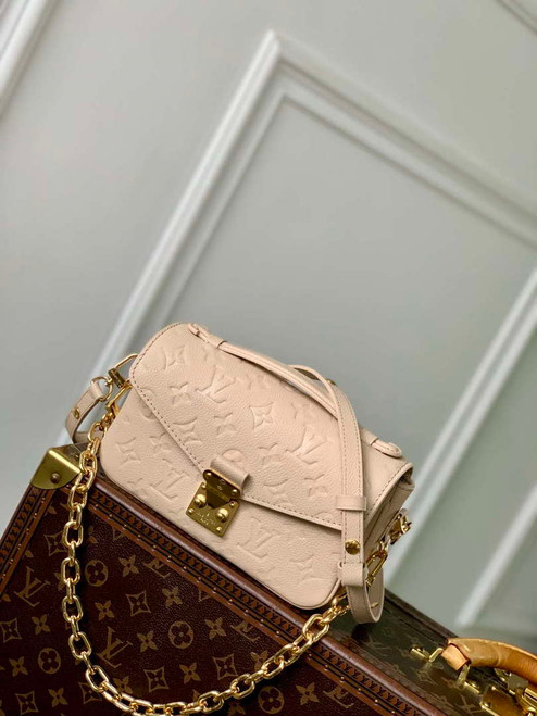 LV M14322 Louis Vuitton Pochette Métis East West Bag Sand