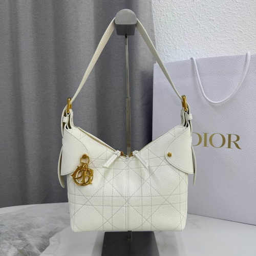 Dior M2845 Small Dior Voyage Bag White Flat Macrocannage Grained Calfskin
