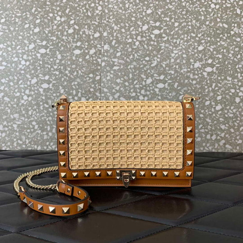 Valentino 0571 Garavani Rockstud Crossbag Raffia
