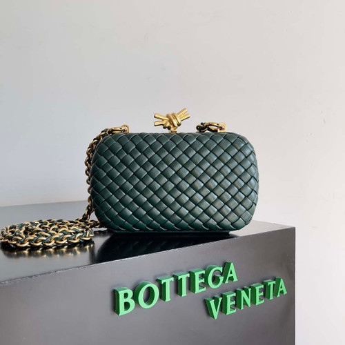 Bottega Veneta BV 776662 Knot With Chain BV10111