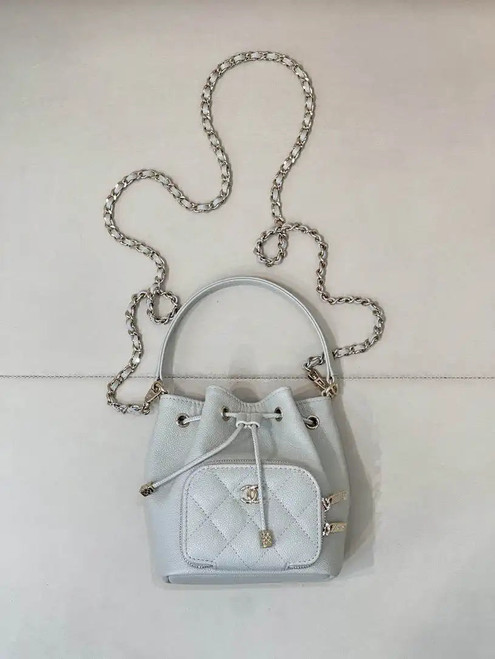 Chanel AP4775 25B  Clutch with chain Grained Shiny Calfskin Gold-Tone Metal Light Gray