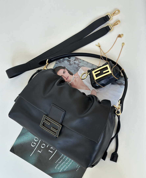 Fendi 8BR834AQ0DF0E65 Mamma Baguette Large Black nappa leather bag 8677L