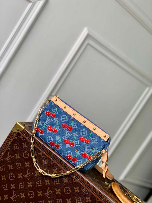 LV M13994 Louis Vuitton LV x TM Pochette Accessoires