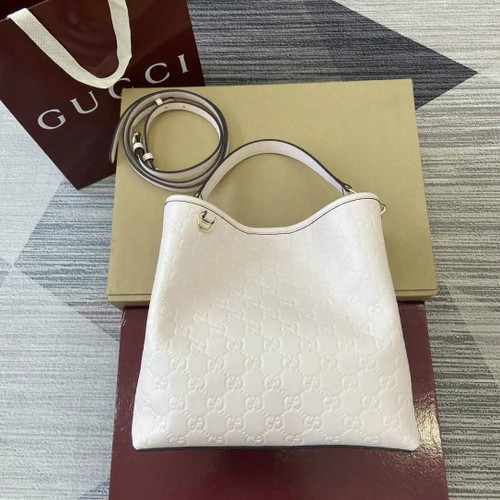 Gucci 815103 GG Emblem bucket bag Pink Leather