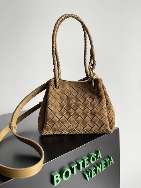Bottega Veneta BV 796569VCPPT8060 Small Andiamo Parachute Suede Brown