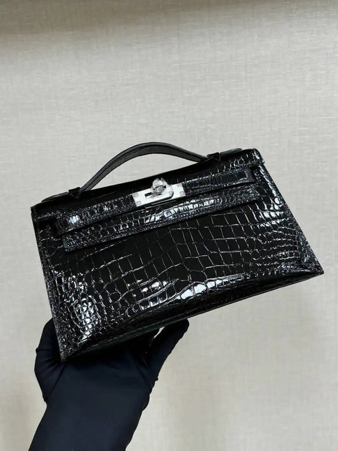 Hermes Kelly Pouchette Glossy crocodile Leather clutch bag H231026