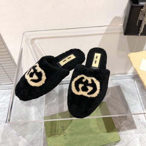 Gucci 646225 Women's slide sandal with Interlocking G G80324