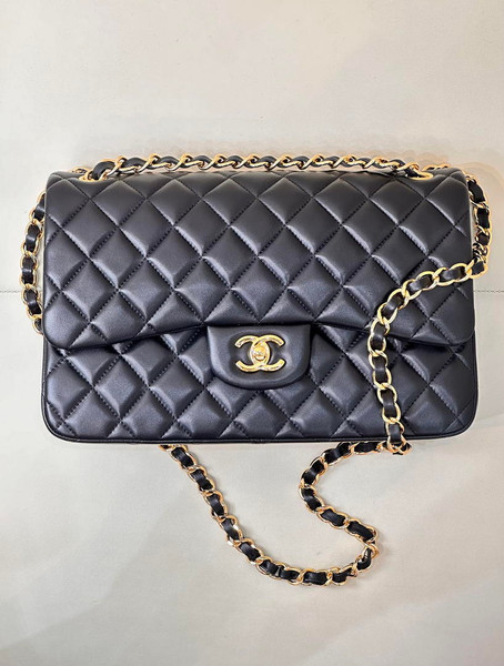Chanel Large Flap Handbag Classic bag  shiny  Lambskin Gold A58600 Black