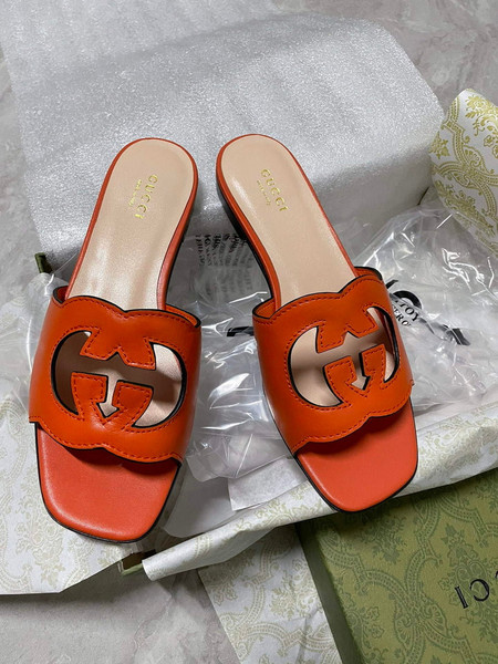 Gucci 694451 Women's Interlocking G cut-out slide sandal G66759