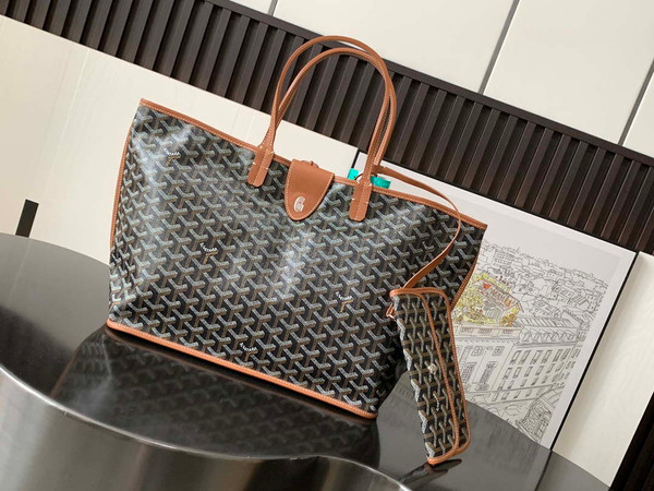 Goyard ANJOUSPMLCG03TY01P Anjou PM Bag Black and Tan