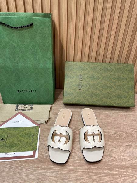 Gucci 694451 Women's Interlocking G cut-out slide sandal G66754