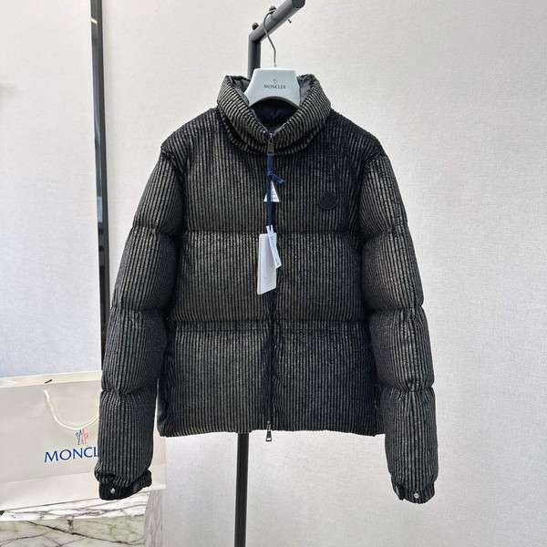 Moncler Women's Fashion Clothing Short Down Coat M68729