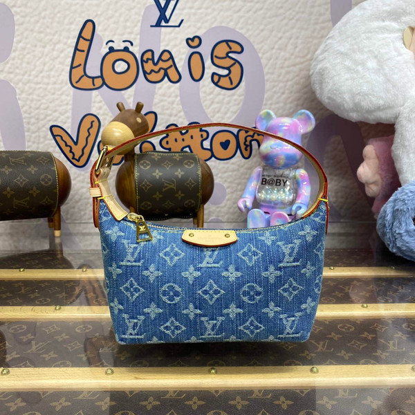 LV M82949 Louis Vuitton Hills Pochette Monogram Denim